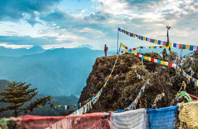 INTRODUCING COMO ICONIC EXPERIENCES