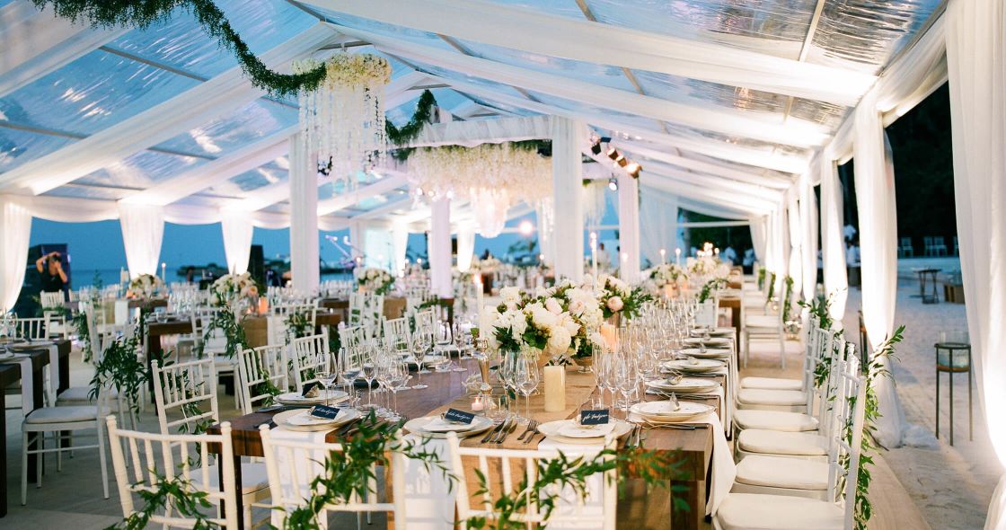 A Large Room With Tables And Chairs